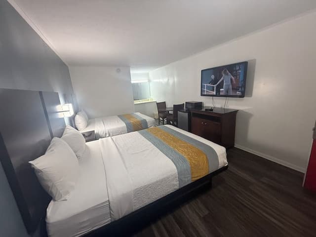 Double Room, 2 Queen Beds Non-smoking