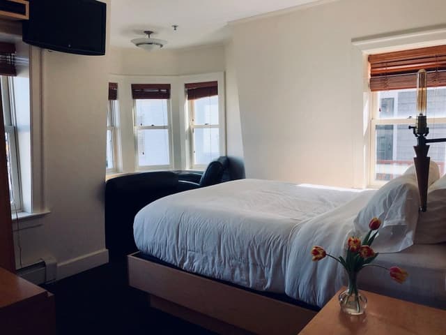 Double Room, 1 Queen Bed, Private Bathroom