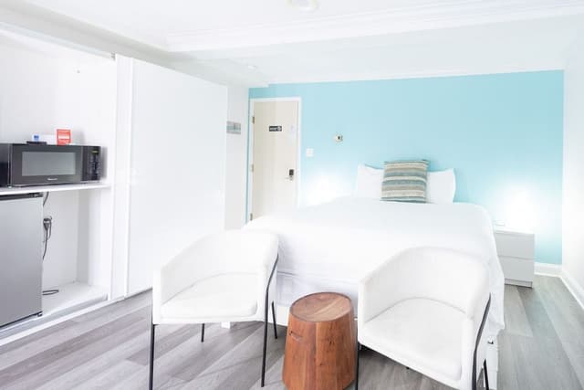 Deluxe Room, 1 King Bed, Non Smoking