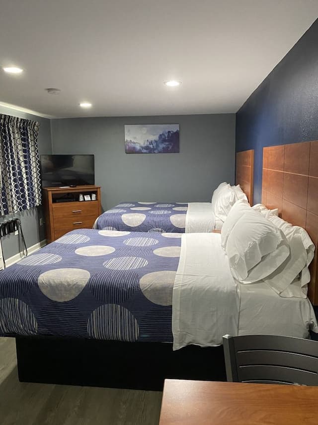 Standard Room Two Queens