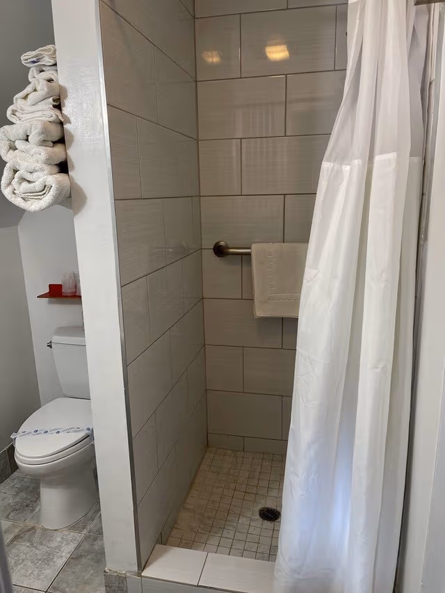 Economy Room, 1 Queen Bed (Upstairs)