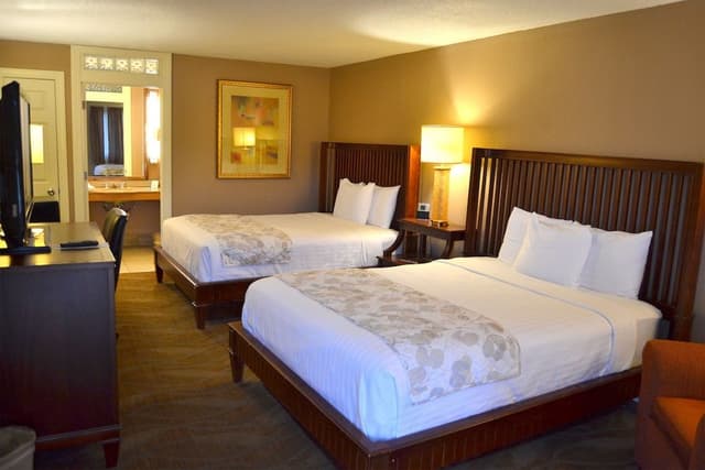 Deluxe Room, 2 Queen Beds, Refrigerator & Microwave, Courtyard Area