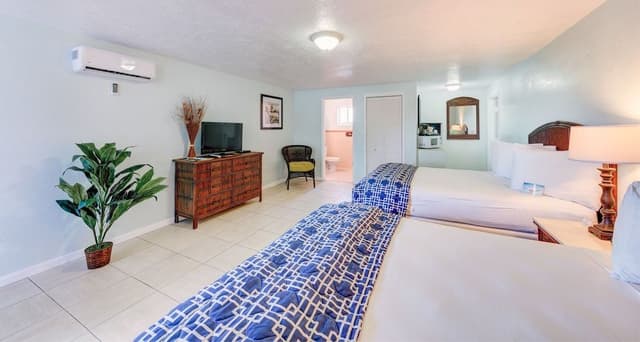 Room, 2 Queen Beds