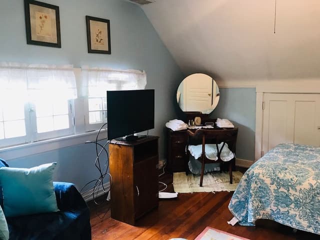 Room (Leah's Room)