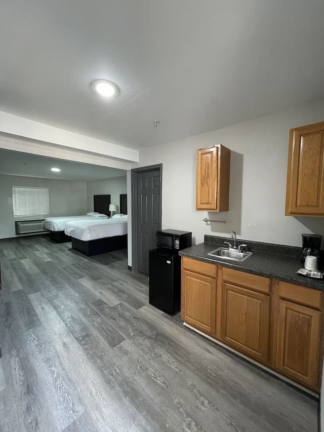 Standard Single Room, 2 Double Beds