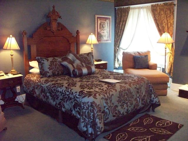 Suite, Non Smoking, Jetted Tub (Wisteria Cottage)