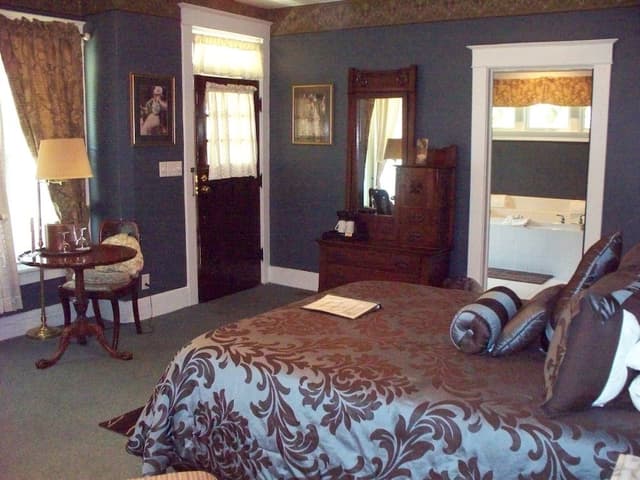 Suite, Non Smoking, Jetted Tub (Wisteria Cottage)