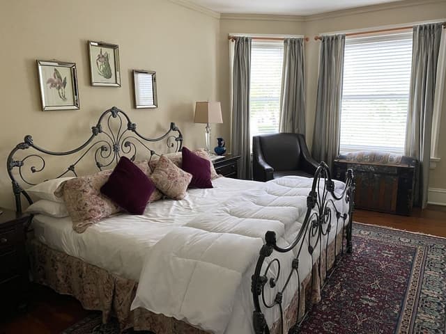 Suite, Non Smoking, Jetted Tub (Orchid)