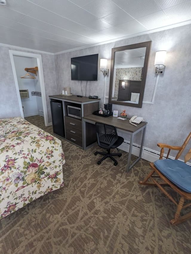 Standard Room, 1 Queen Bed, Non Smoking