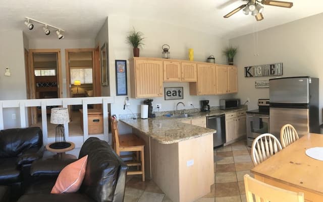 Condo, 2 Bathrooms