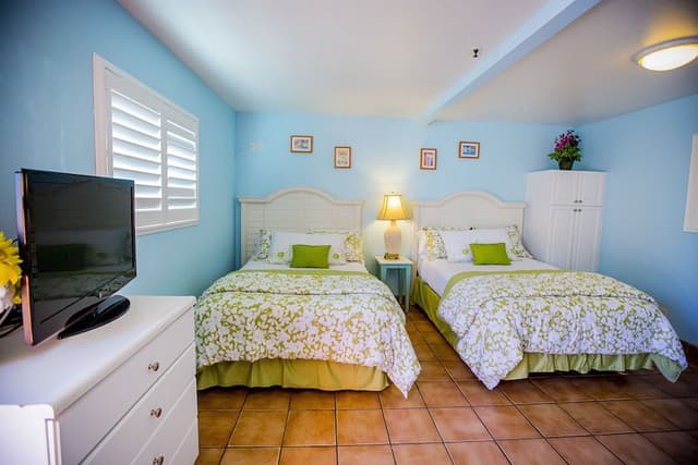 Standard Room, 2 Queen Beds, Kitchenette