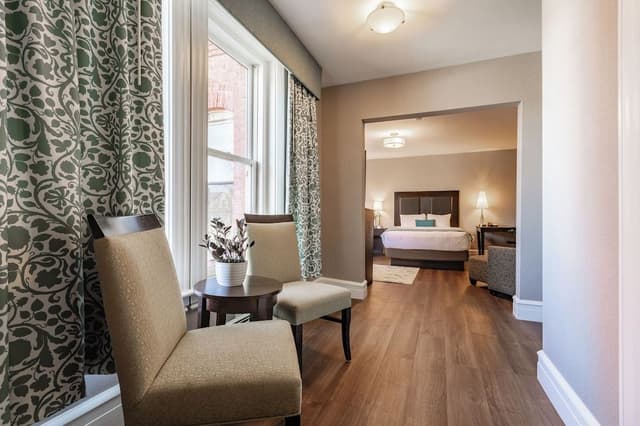 Traditional Suite, 1 Queen Bed