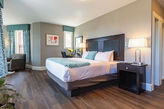 Superior Room, 1 Queen Bed