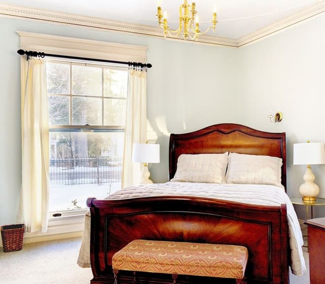 Room (Queen Room)