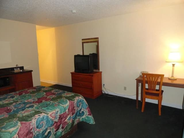 Standard Room, 1 Queen Bed, Non Smoking