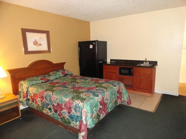 Standard Room, 1 Queen Bed, Non Smoking