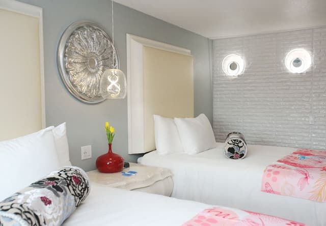 Deluxe (Non-Pet) Double Queen Room