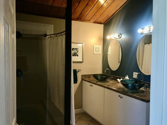 Honeymoon Single Room