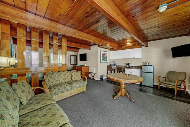 Family Single Room