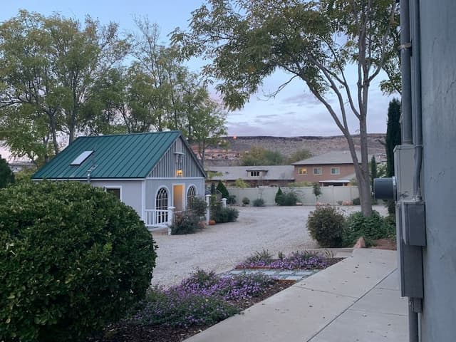The Cottage (Pet friendly)