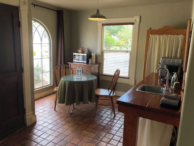 The Cottage (Pet friendly)