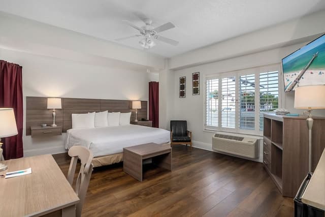 Standard Room, 1 King Bed