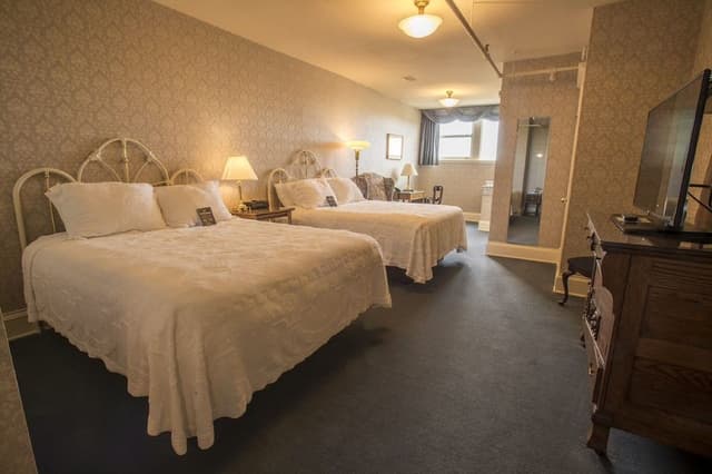Signature Room, 2 Queen Beds