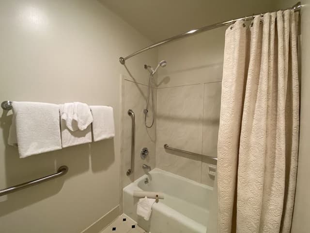 Superior Room, 2 Queen Beds, Accessible