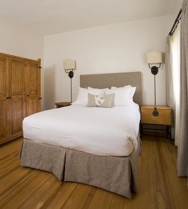 Superior Room, 1 King Bed (Classic 1 King)