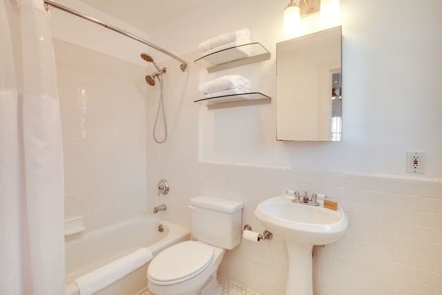 Top Floor One Bedroom Suite with Beachfront Ocean View
