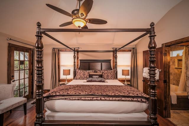 Amethyst Room - Premium Room (Adults 21+ only)