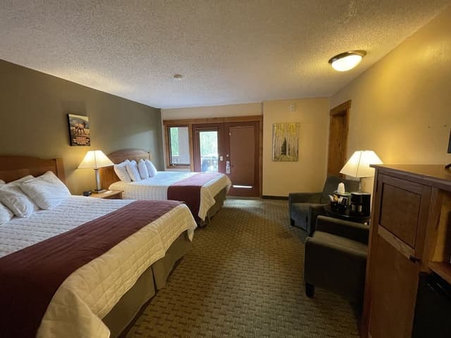Double Room 1 Queen and 1 King bed (Not pet friendly)