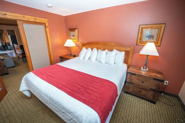 Suite, Multiple Beds (Not Pet Friendly)