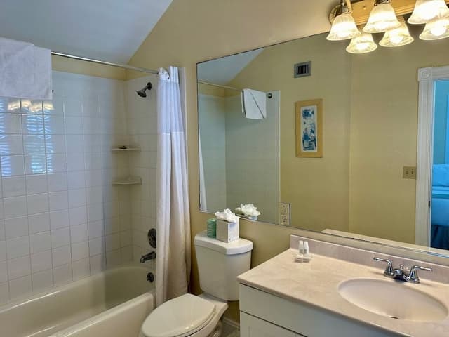 2F Cuban Club Premium 1 Bedroom Condo, 2 Queen Beds, 1.5 Baths,Annex Building, 2nd Floor