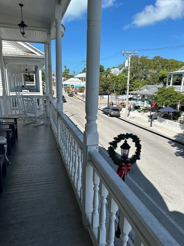 8D Premium Cuban Club Condo, Duval St. Parade Balcony, 2 bedrooms, 2 bathrooms, Kitchen, 2nd Floor