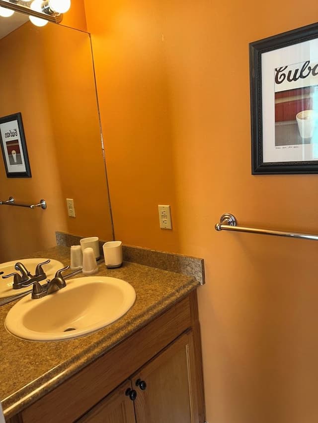 2G Cuban Club Premium 1 Bedroom Condo, 2 Queen Beds, 1.5 Baths, Annex Building, 2nd Floor