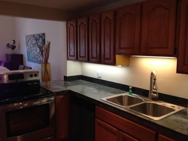 8D Premium Cuban Club Condo, Duval St. Parade Balcony, 2 bedrooms, 2 bathrooms, Kitchen, 2nd Floor