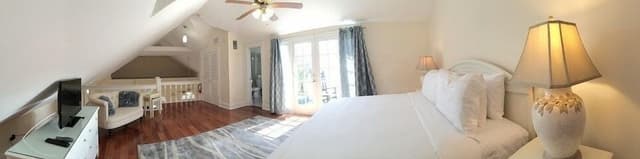 8D Premium Cuban Club Condo, Duval St. Parade Balcony, 2 bedrooms, 2 bathrooms, Kitchen, 2nd Floor