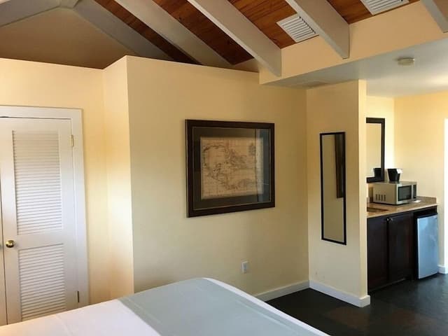 Bottle Palm Superior King Suite, 1 King Bed, Garden and Pool View, 2nd Floor Stair Access