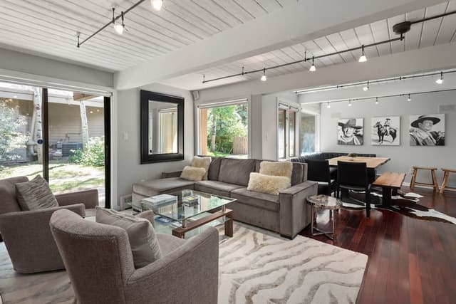 Condo, 2 Bedrooms