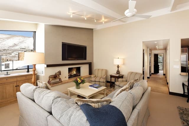 Condo, 3 Bedrooms