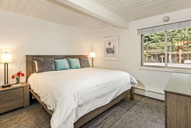 Condo, 2 Bedrooms