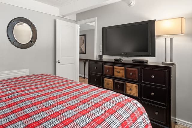 Condo, 2 Bedrooms