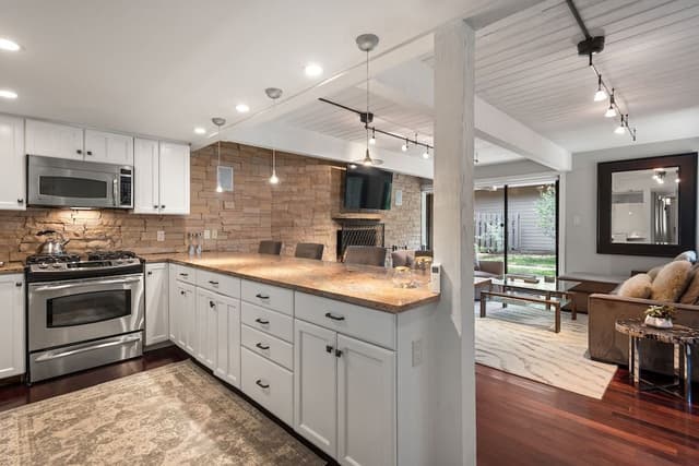 Condo, 2 Bedrooms