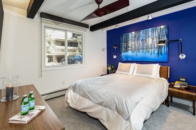 Condo, 2 Bedrooms