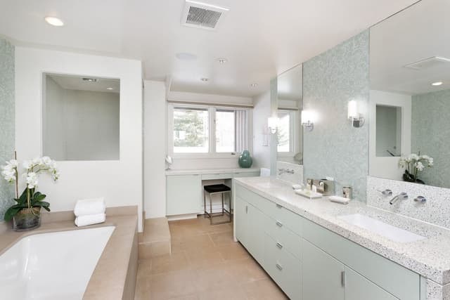 Condo, 3 Bedrooms