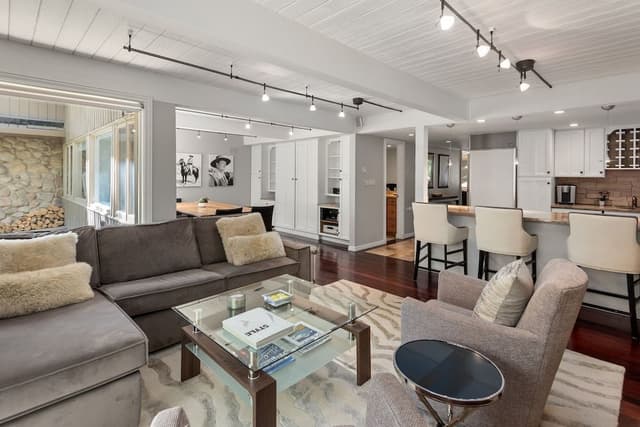 Condo, 2 Bedrooms