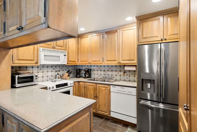 Condo, 3 Bedrooms