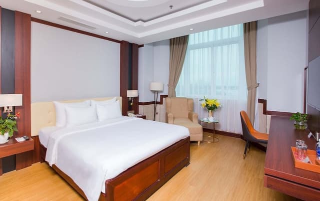 Executive Suite, River View