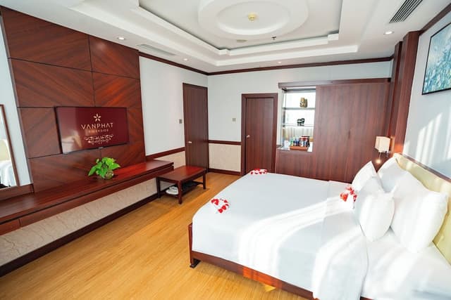 Executive Suite, River View